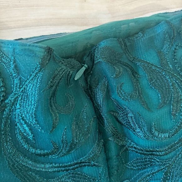 JJ's House Off the Shoulder Knee-Length Lace Mother of the Bride Dress Size 24W - Picture 7 of 9